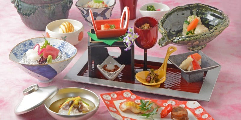 梅田 なだ万茶寮 【匠の 四季懐石】匠の技光る、四季折々の食材を使っ