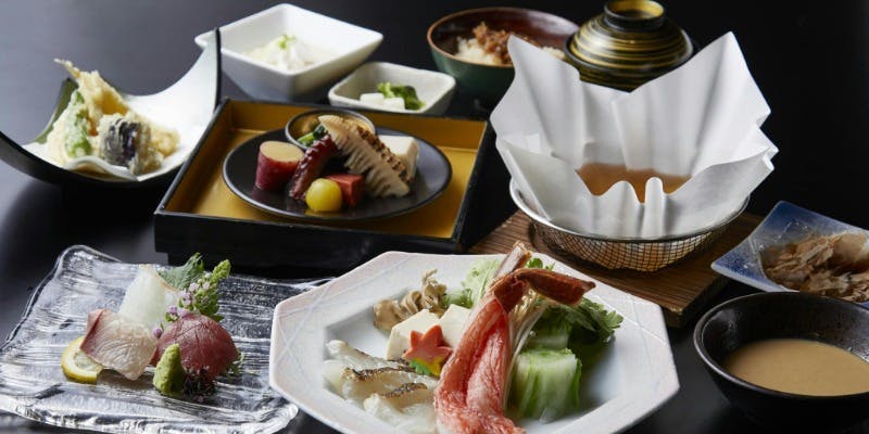 【彩雲小懐石】本ズワイ蟹と鯛のしゃぶしゃぶ、造り、天婦羅盛、甘味など全6品（個室選択可能）