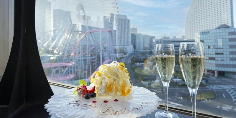 【記念日ランチ】アニバーサリーケーキ付＋黒トリュフ親子丼・リブロースすき焼き丼から選ぶ（華コース）