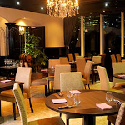 みなとみらいに新しく誕生した大人の社交空間