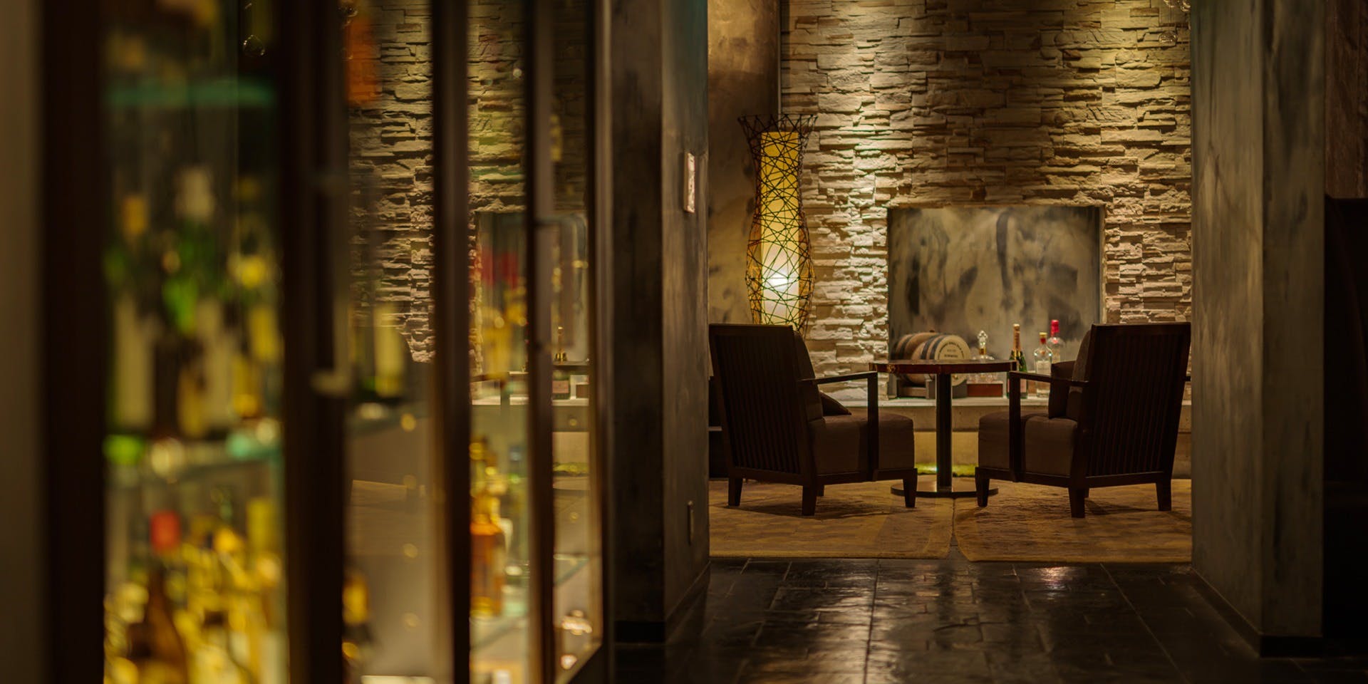 メインバー M BAR（エムバー）