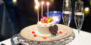 【Anniversaryフルコース】乾杯ドリンク＆窯焼きピッツァ＆ホールケーキ＆記念写真でお祝い 全7品 - リストランテ アッティモ（RISTORANTE ATTIMO）