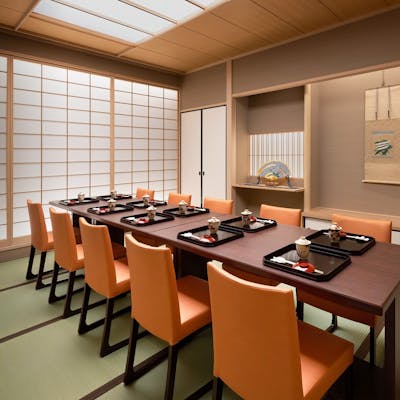 旬の食材を用いた本格京懐石を楽しむ