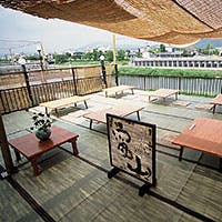 東に鴨川 西に高瀬川 京都市役所前と三条から徒歩5分以内でアクセス可能です