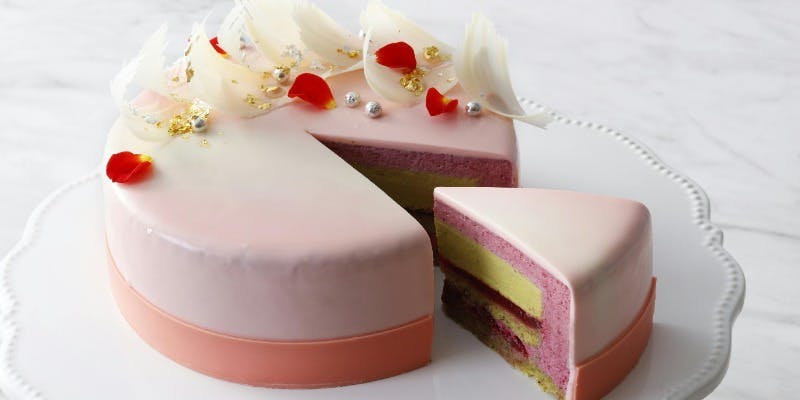 【スノーホワイトアフタヌーンティー】プレシャスアニバーサリーケーキ＋乾杯酒