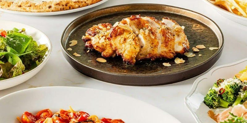 【サルヴァトーレコース】鶏もも肉ソテー、人気ピッツァ2種、パスタなど全11品＋2時間飲み放題