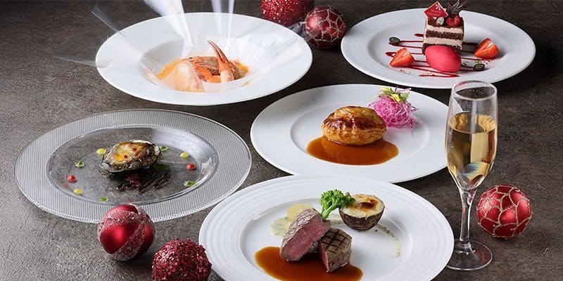 【Xmas2025】聖夜を彩るクリスマスデザートや牛フィレ肉のグリルなど全7品＋乾杯ドリンク付き