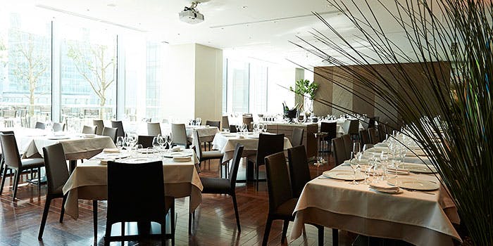 丸の内の夜景が綺麗にディナーでフレンチが楽しめるおすすめレストラン15選 一休 Comレストラン