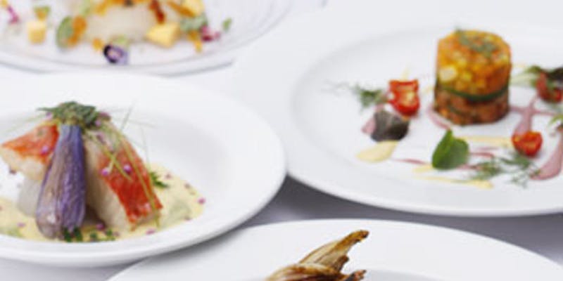 【Anniversary Special C】特別な日の思い出に、和牛メインの和洋折衷フルコース全7品＋乾杯スパークリング