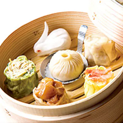 旬の食材を使用し、本場の味にこだわり続けます