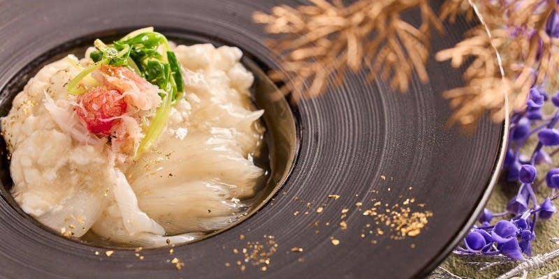 【Xmas2025】姿ふかひれ付き＆スペアリブの黒酢すぶたや海老チリなどメインが選べるコース（12/20～12/25）