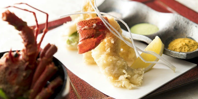 【Xmas2025】ずわい蟹と帆立の宝石盛りやフォアグラの玉蒸し、イセエビ天ぷらなど（12/20～12/25・予約制）