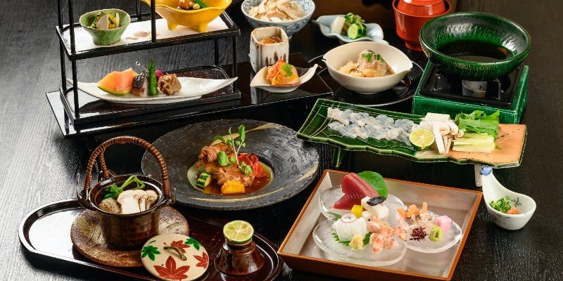 【懐石「花」】先付、造り、煮物、焼物、季節の釜御飯など（全8品）＋1ドリンク