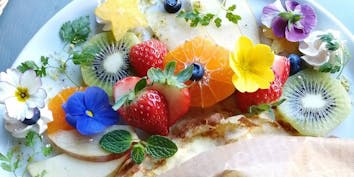【お花のクレープブーケの記念日プラン】4種チーズのリゾット、牛メイン料理など全5品 - PIZZERIA347