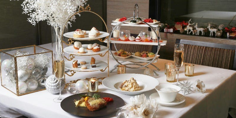 【Xmas2025】ランチ限定ホワイト特別装飾席！10種前菜付パスタコース×スノーホワイトアフタヌーンティー