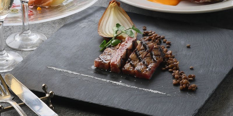 【エレガンテ】前菜5種盛り合わせ、オマール海老のグラティナーレや大和牛のビステッカなど 