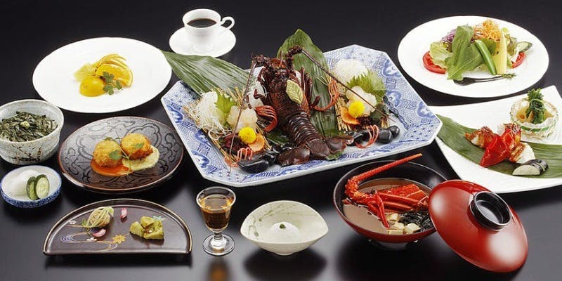 【千歳】伊勢海老活造り、伊勢海老の焼き物or牛フィレ肉の石板焼など全8品