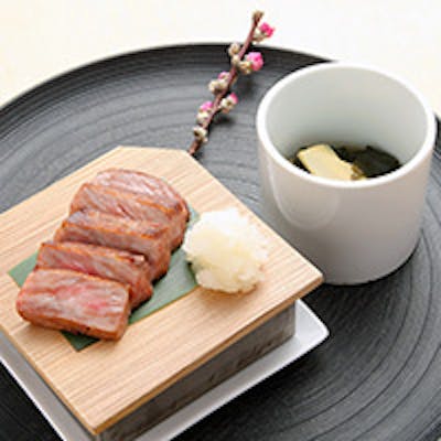 季節ごとに変わる献立、旬の食材を使用した日本料理をより親しみやすく