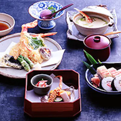 地元の食材を中心とした厳選された素材を用いた、安心で安全な日本料理