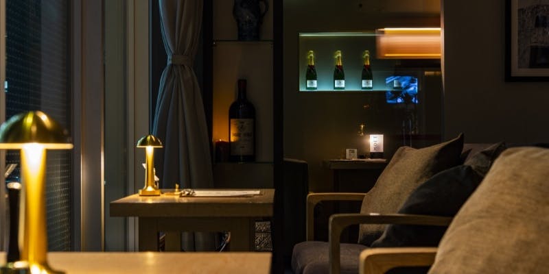 【Premium Plan】窓席確約！青山通りを一望！系列店Casita青山本店の本格イタリアンと飲み放題付き