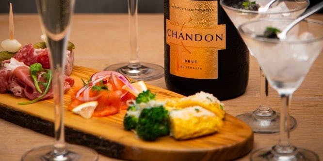 246Lounge（ニーヨンロクラウンジ【旧店名】Casita Lounge）