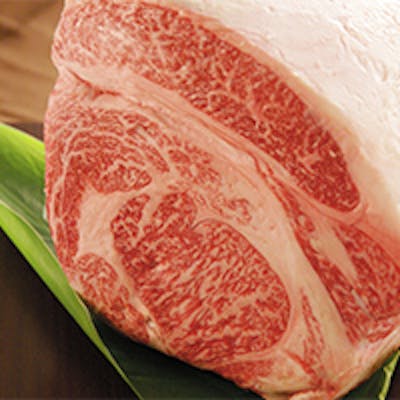 国内屈指の肉の名産地・宮崎産のA5ランクの宮崎牛を中心に上質な肉をご提供