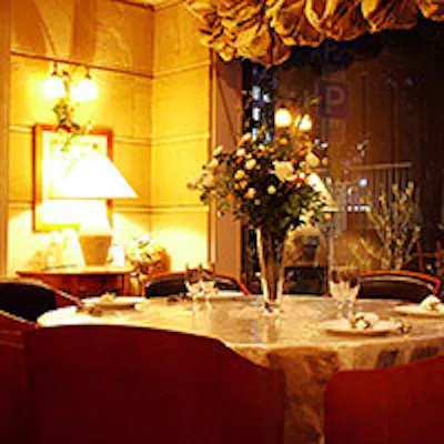 五反田駅近くの目黒川沿い、お洒落で落ち着いた雰囲気の隠れ家的レストラン
