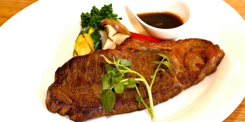 ステーキランチ【普段よりも少し贅沢なランチタイムに！】＋ハーフビュッフェ＆ドリンクバー付き！