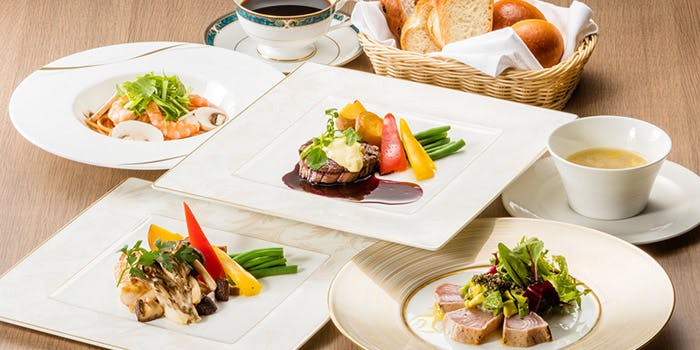 ランチ アイリス 名鉄グランドホテル 最上階 18階 カジュアルダイニング 一休 Comレストラン