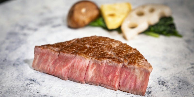 【Xmas2025】鉄板割烹「山吹」クリスマスランチ～紫苑～（鉄板焼カウンター）