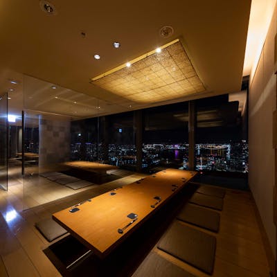 半個室、団体窓際席ございます。 ご接待/会食/宴会に最適です