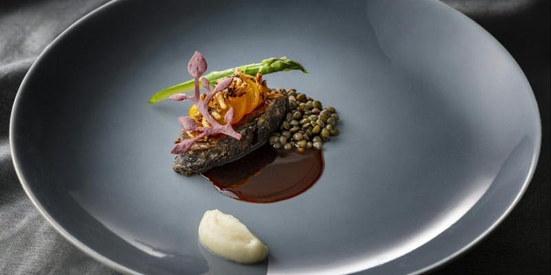 コラージュ／コンラッド東京 【Pleasure】季節映す温前菜含むモダン