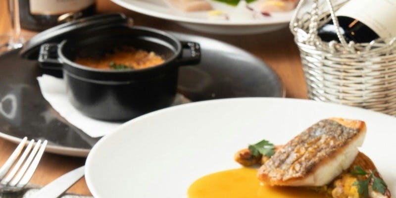 エ・オ＜ベルナール・ロワゾー・スィニャテュール＞ - 阿倍野/フランス