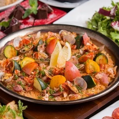 スペイン料理を中心にオリジナルメニューの数々