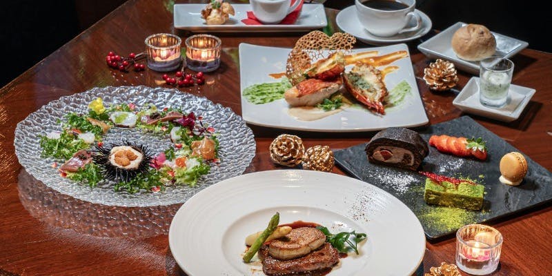 【Xmas2025】・フォアグラと黒毛和牛フィレのロッシーニなど全7品（水槽横L字シート確約プラン）