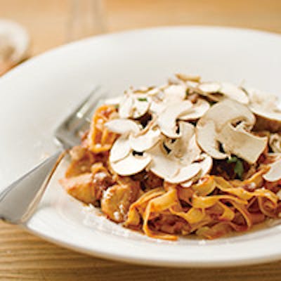 「TABLES」とは、テーブルの上にあるものを