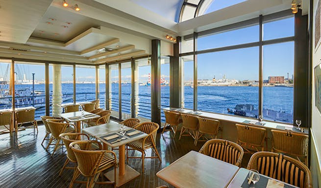 フローティングレストラン ピア21 フローティングレストラン ピア トゥエンティーワン ヨコハマ グランド インターコンチネンタル ホテル 海鮮びすとろ 一休 Comレストラン