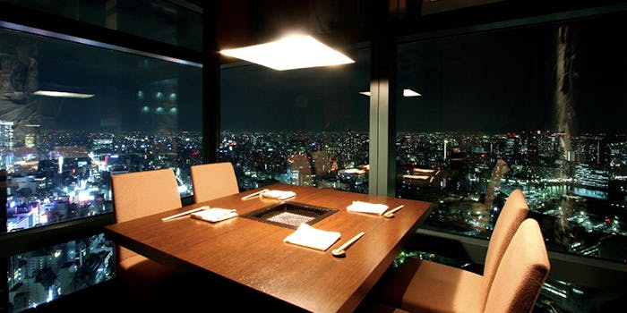 東京の夜景が綺麗にディナーで焼肉が楽しめるおすすめレストラントップ 一休 Comレストラン