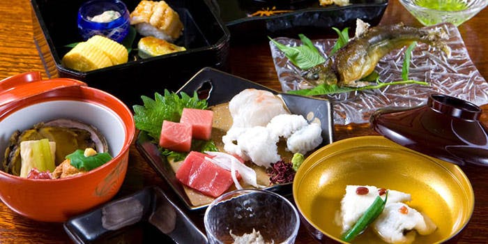京料理 山鉾町 齊 阿うん 個室確約 おひとり様4 800円 手間をかけた旬食材の椀物 造り 焼き物 油物 デザートなど全8品 ディナー プラン メニュー 一休 Comレストラン