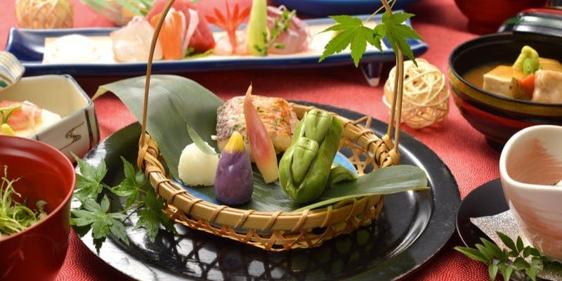 【懐石 雪椿】治部椀四季折々の前菜付全9品＋森伊蔵も選べる1ドリンク付き・個室（個室確約プラン！）