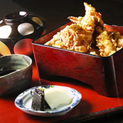 情緒溢れる街並みの中にあるお店
