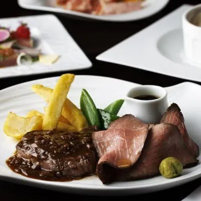 手間と時間を惜しまず、素材の味を存分に引き出したボリュームたっぷりの料理の数々