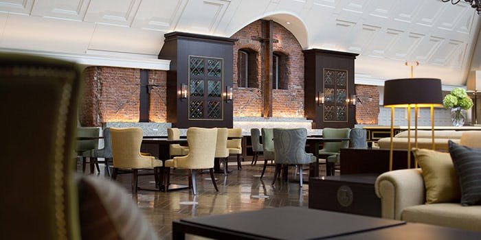 Guest Lounge Atrium 東京ステーションホテル 重要文化財の中で優雅にランチ ホテル見学ツアー付きアトリウムランチ ランチ プラン メニュー 一休 Comレストラン