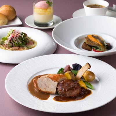 華やかで洗練された本格派のフランス料理