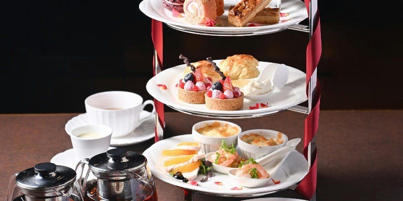 ショコラとベリーたちの共演　アフタヌーンティーセット＋選べる1ドリンク付