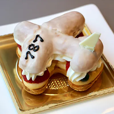 ホテル名物「飛行機シュー」