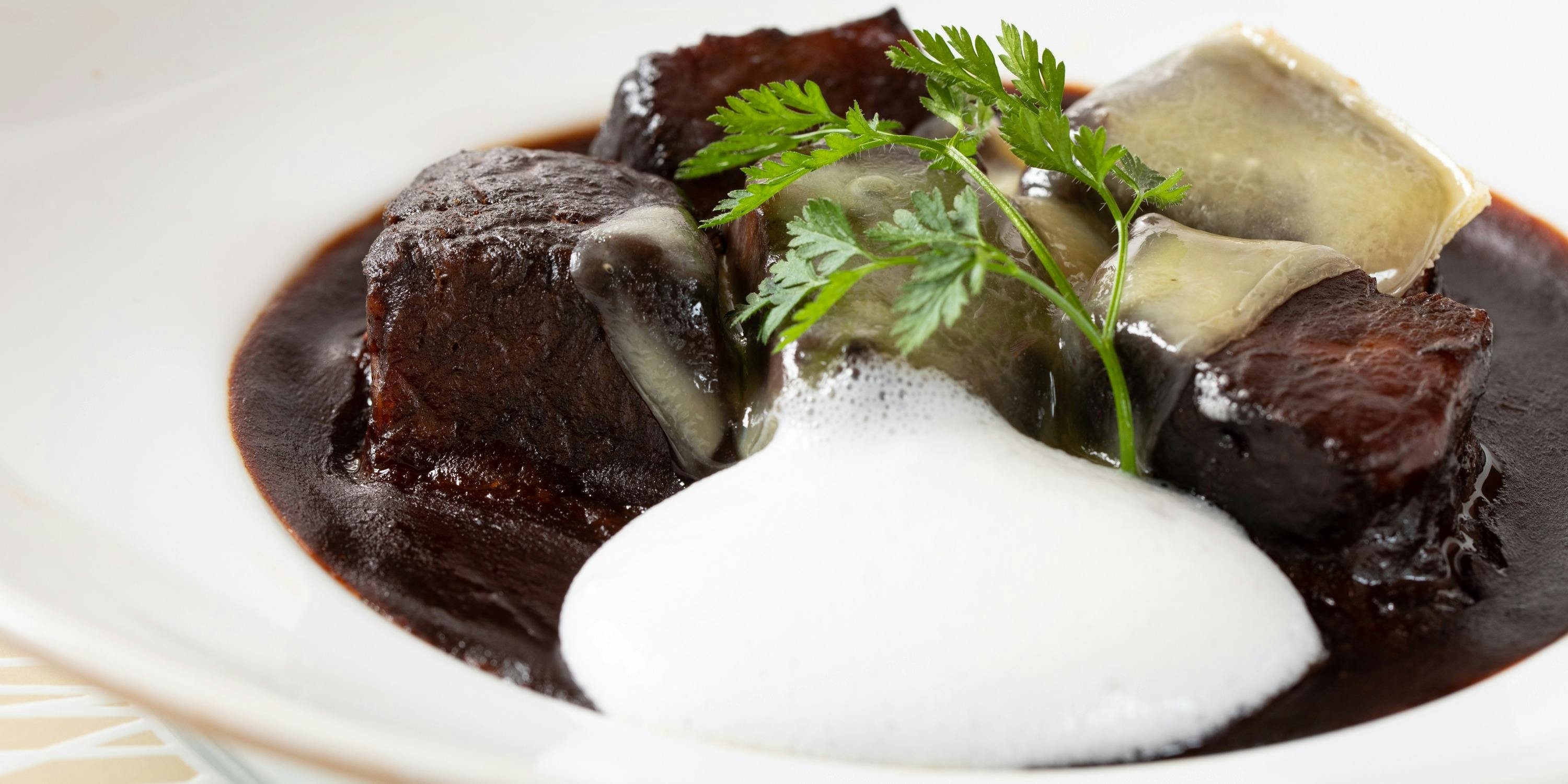 京都牛懐石 稲吉（キョウトギュウカイセキ イナヨシ）