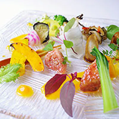 旬野菜を多用したヘルシーな新広東料理