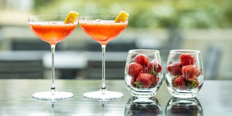 THE COSMOPOLITAN/GRILL/BAR/TERRACE 【N.Y. STYLE Strawberry