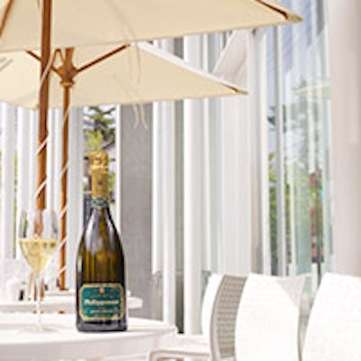 晴れた日にはテラスでお食事を